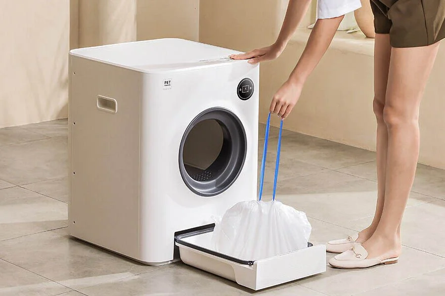 litter box that cleans itself
